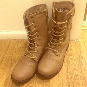 Hipster boots
