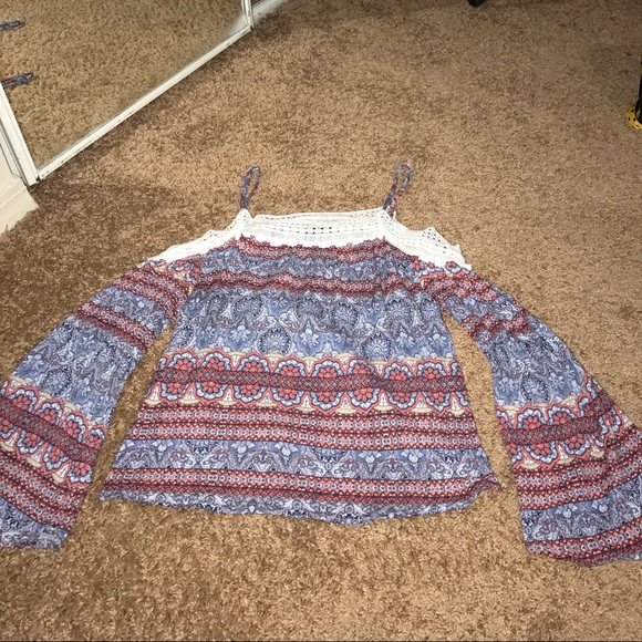 Off the shoulder blouse - Picture 2 of 4