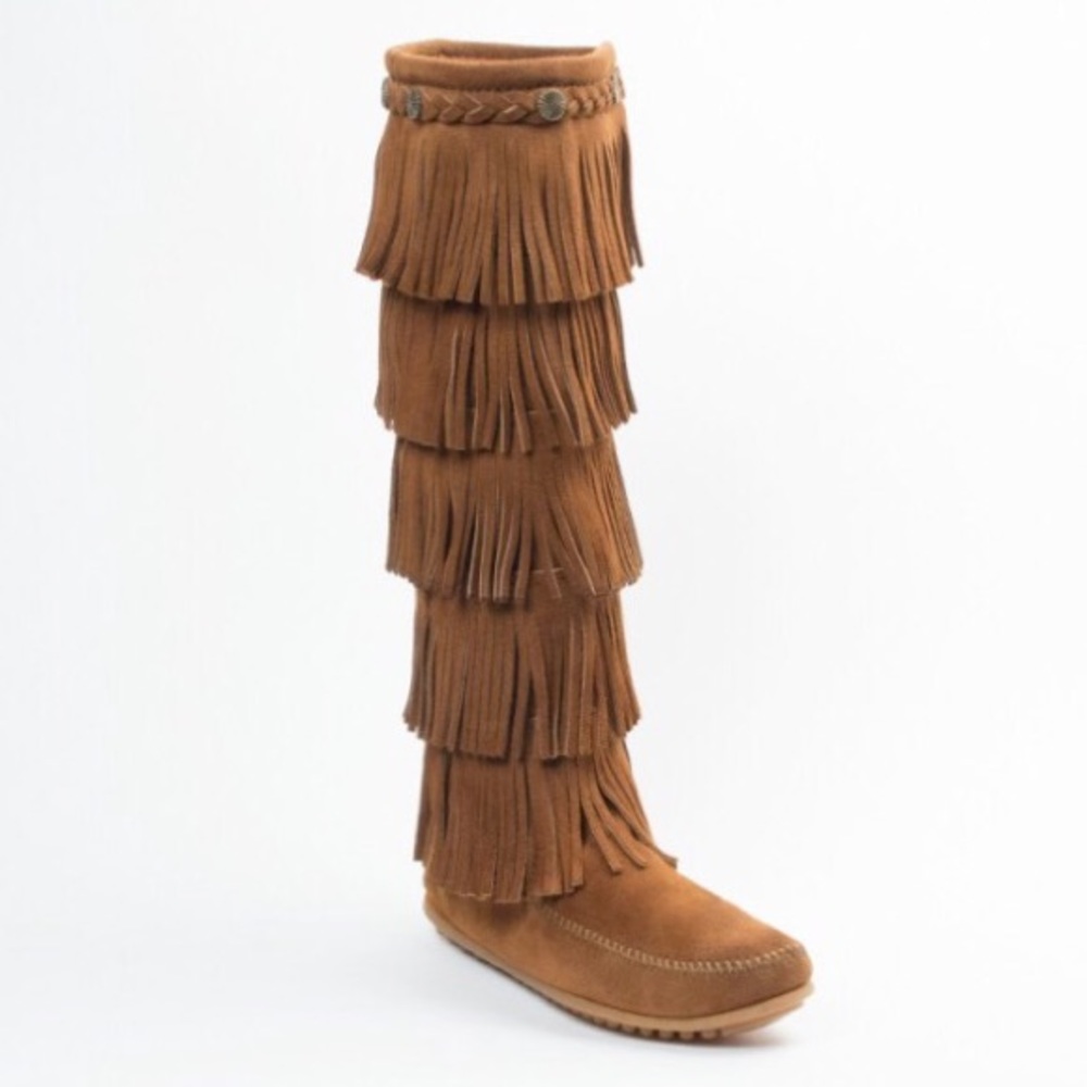Minnetonka 5 Layer Fringe Boots NWOT