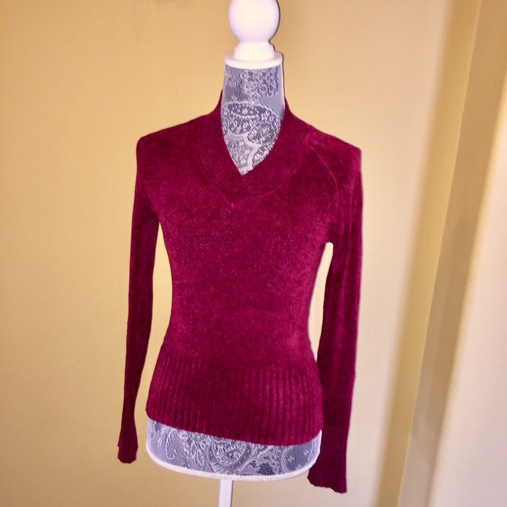 💕Ladies SZ M fitted sweater red💕