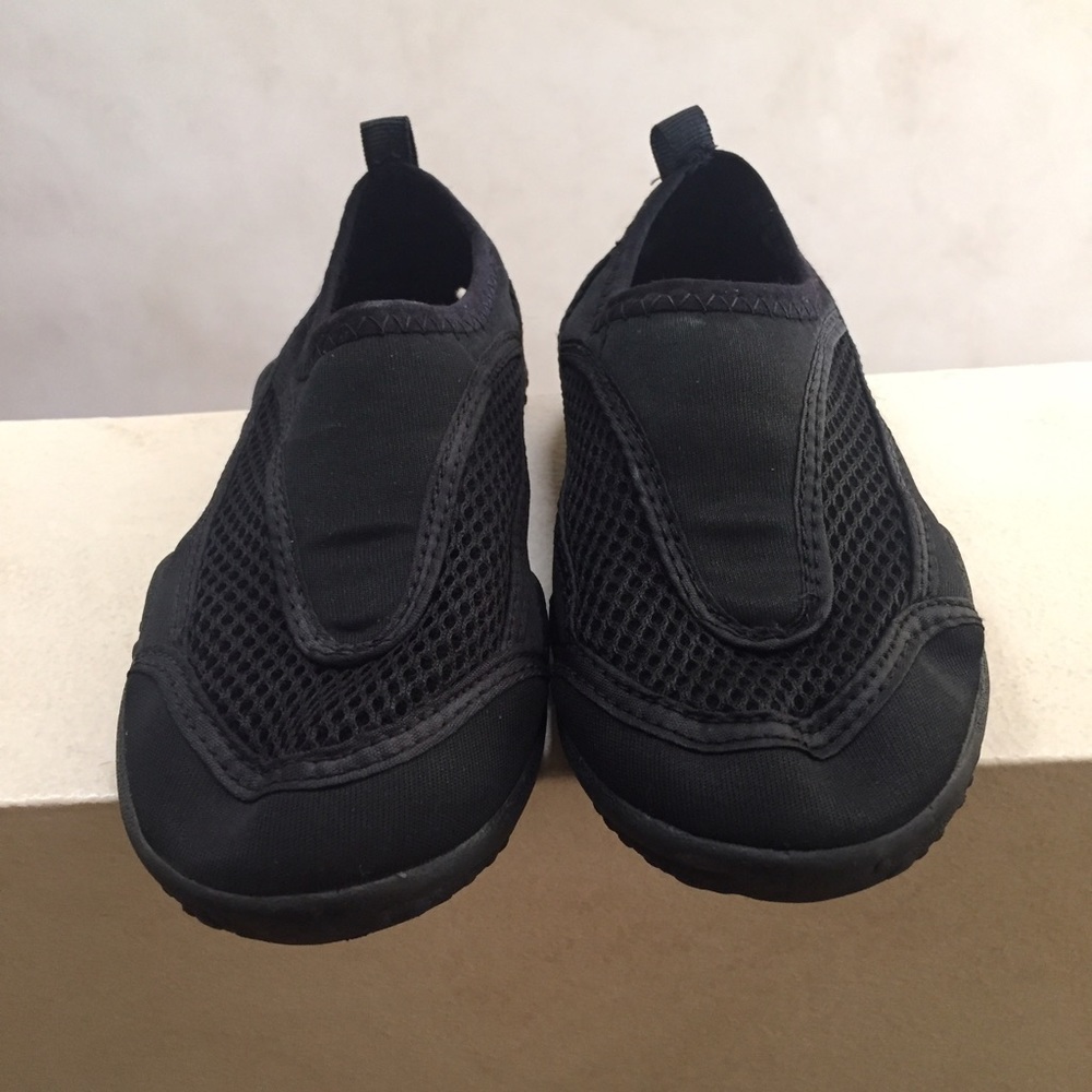 Maui & Sons Water Shoes