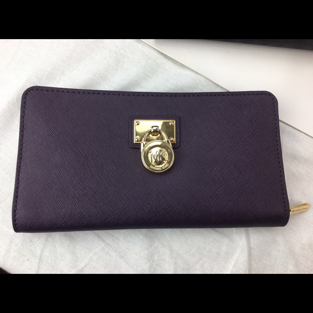 Authentic Michael Kors Hamilton Wallet
