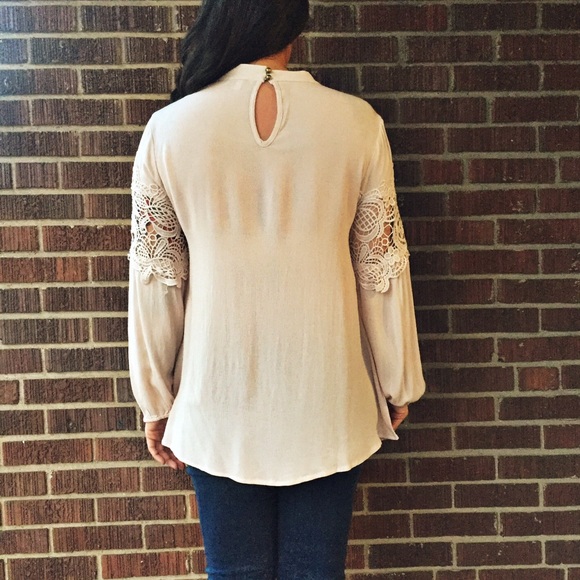 Only1 MD Left! 😱⚡️The Modern Romance Lace Top - Picture 3 of 3