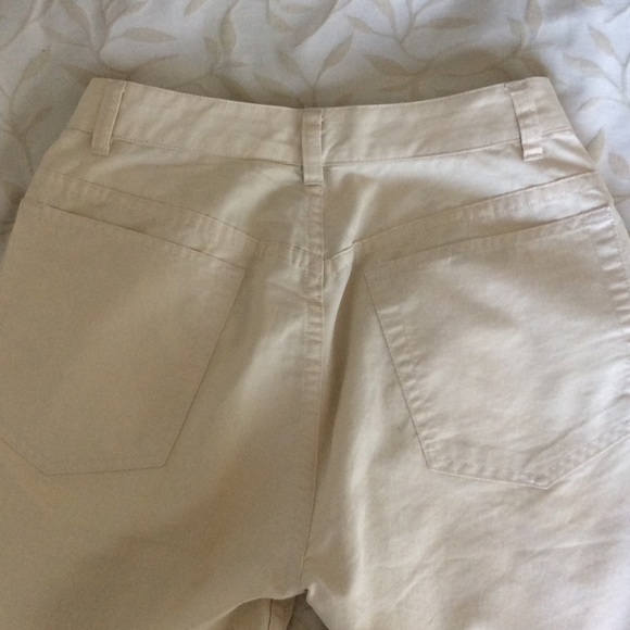 NWOT DKNY Jeans Light Khaki - Picture 3 of 3