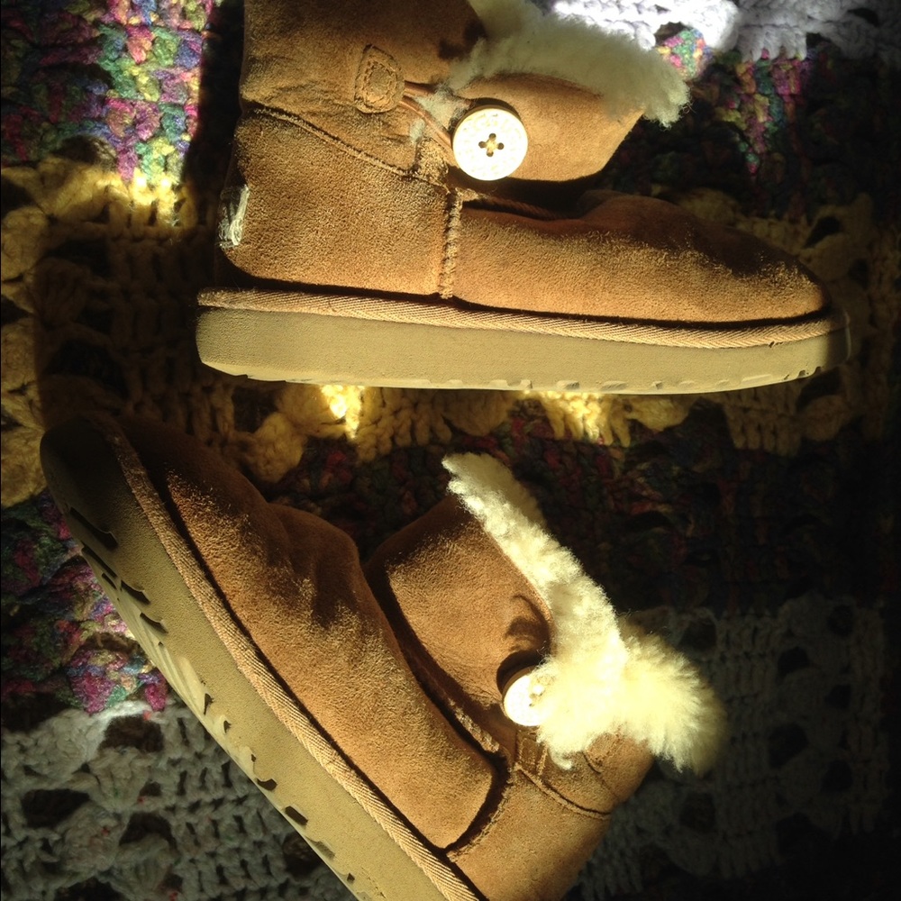Youth UGG bailey button