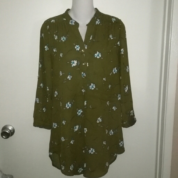 Cute Green Blouse - Picture 1 of 3