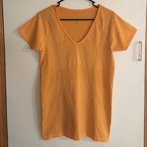 Lululemon swiftly tech short sleeve