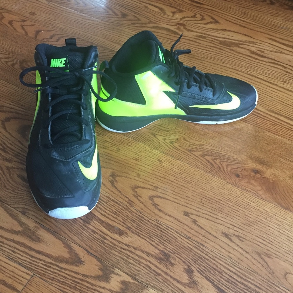 Boys basketball shoes
