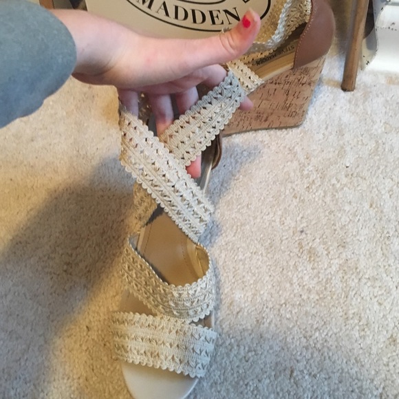 Steve Madden wedges - Picture 2 of 4