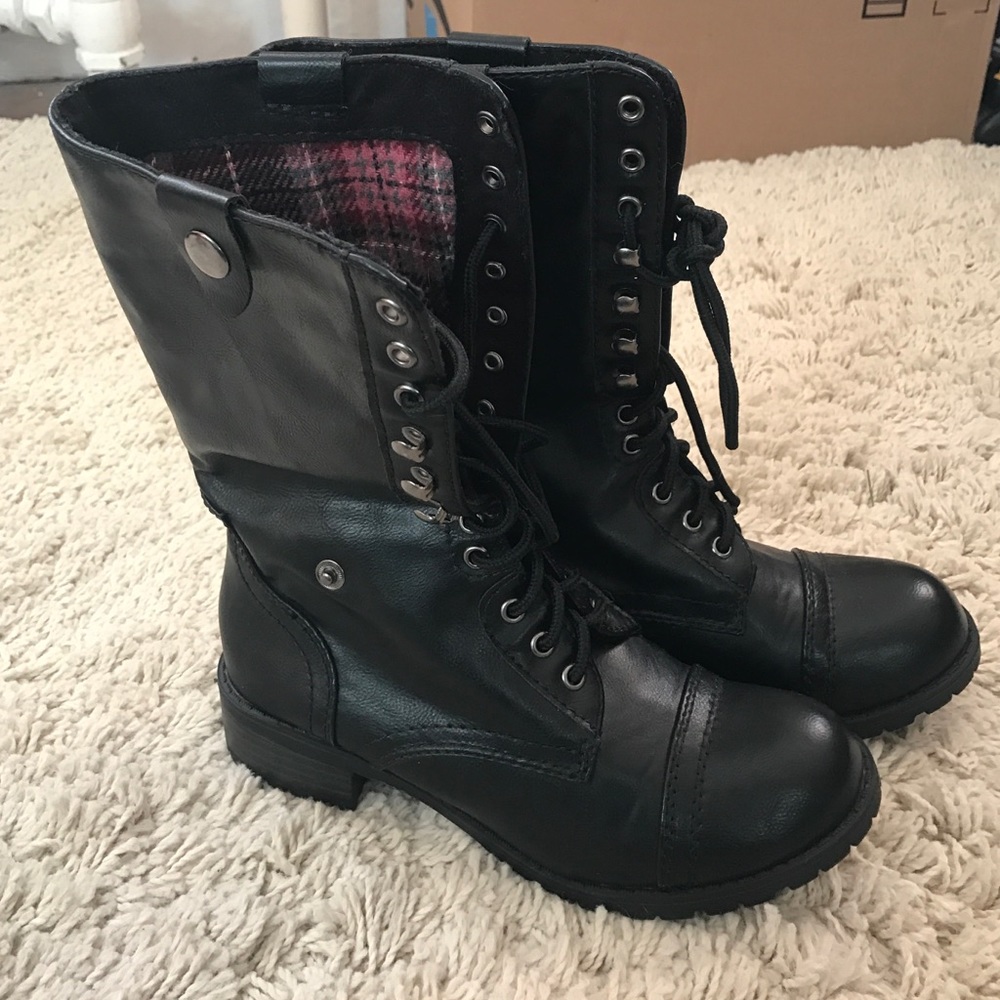Brand new combat boots👏🏻😎