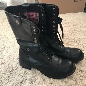 Brand new combat boots👏🏻😎