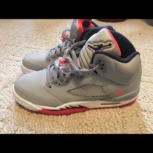 Air Jordan Gs Retro 5. Size 8.5