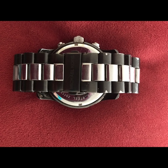 MICHAEL KORS MK8182 CHRONOGRAPH WATCH - Picture 3 of 4
