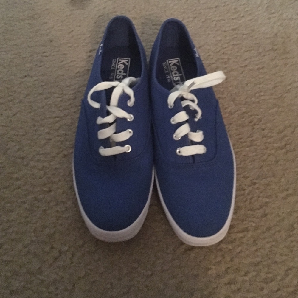 I am selling shoes