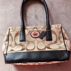 COACH HANDBAG