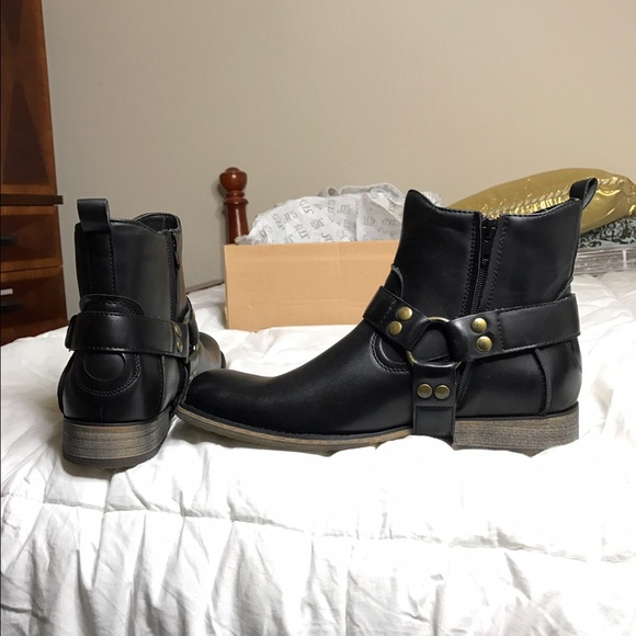 J75 Black Boots - Picture 2 of 4