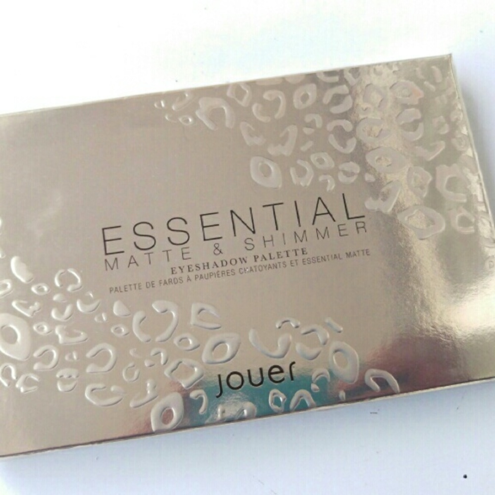 Jouer LE Essential Matte and Shimmer Palette