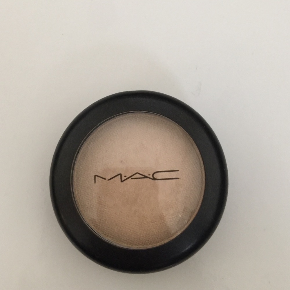 MAC peek-at-you mega metal eye shadow