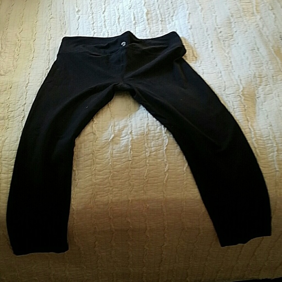 Yoga pants. Workout capris - Picture 3 of 4