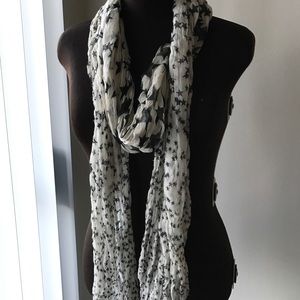 Converse White Black Star Scarf