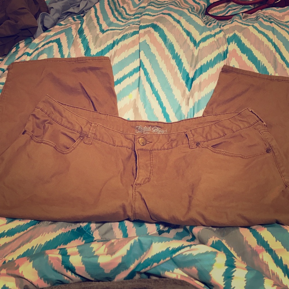 Brown Capris!