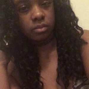 Meet your Posher, Ebony