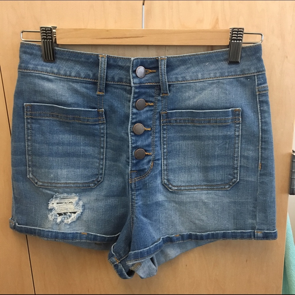 Kendall and Kylie button up shorts