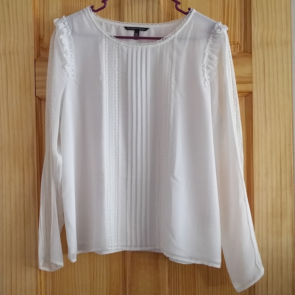 White lace top