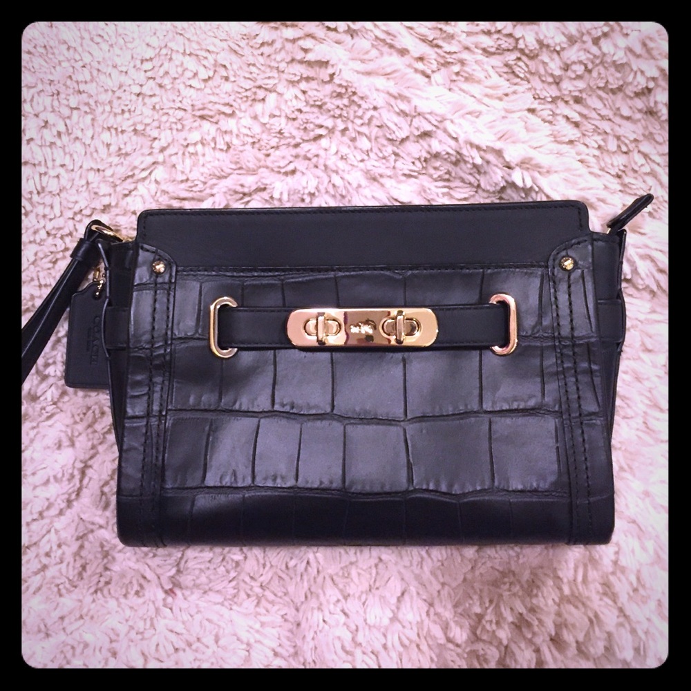 Coach swagger wristlet-Black croc embossed leather