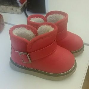 Leather ankle baby boots