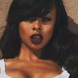 Meet your Posher, Selena