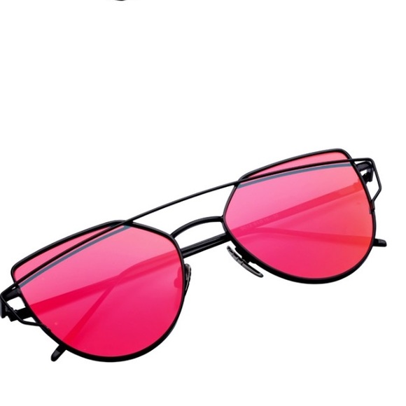 New! Red & Black Cat Eye Aviator Mirror Sunnies - Picture 3 of 6