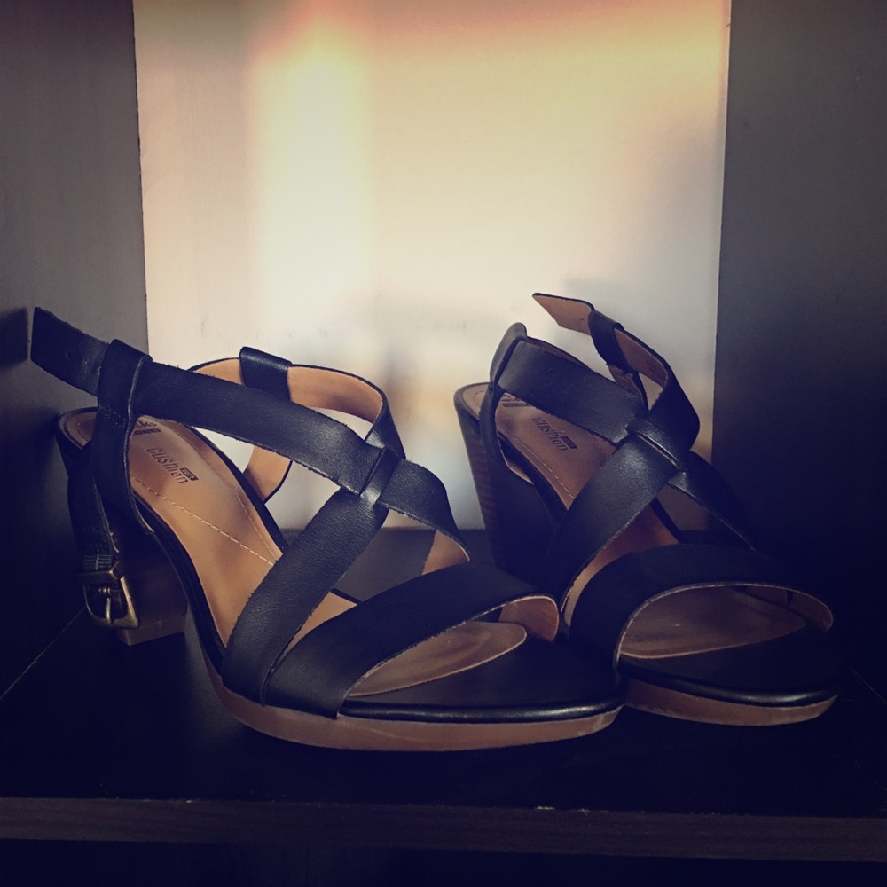 Clarks Jaelyn dog leather sandals
