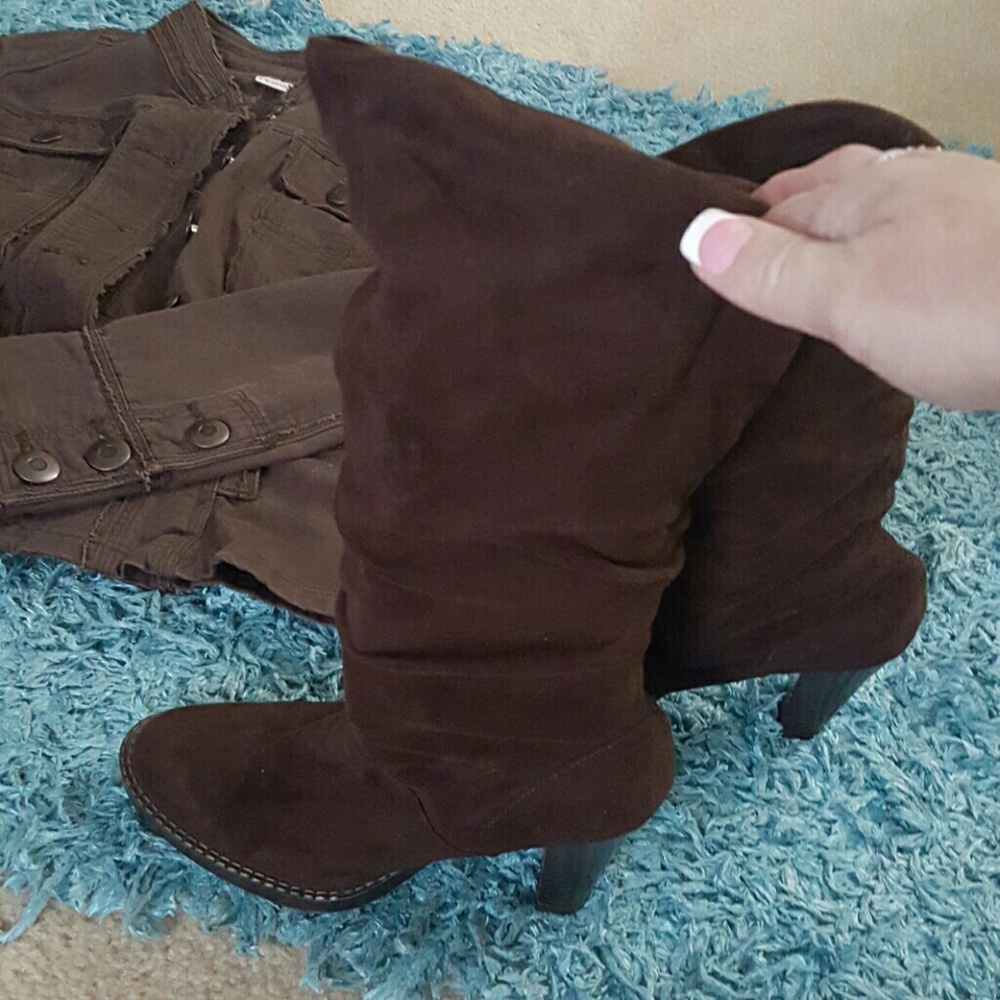 FAUX SUEDE HEELED BOOTS