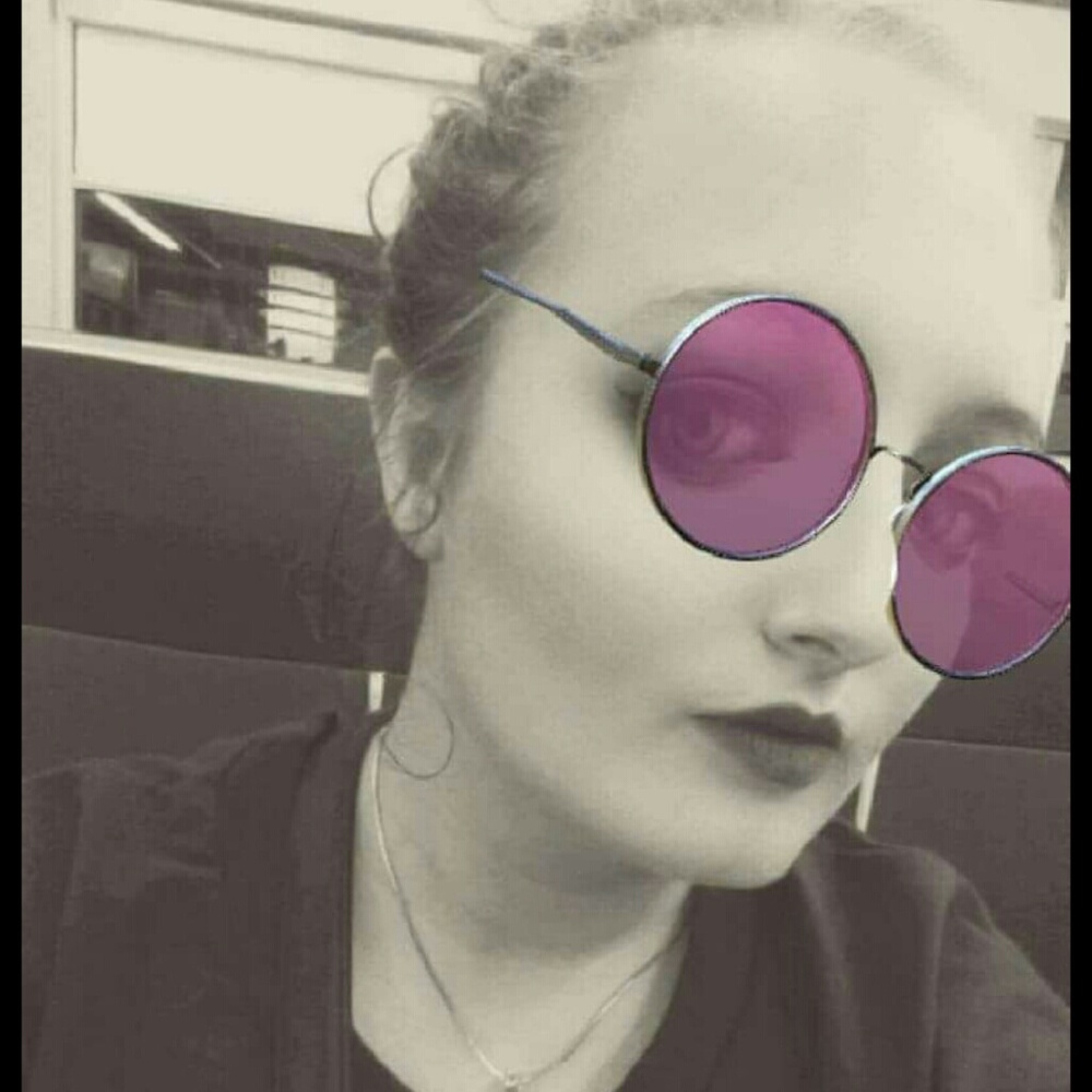 Meet your Posher, Diamond