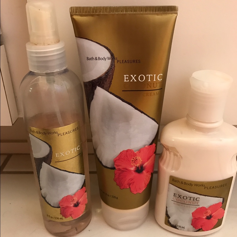 Exotic coconut bath & body works