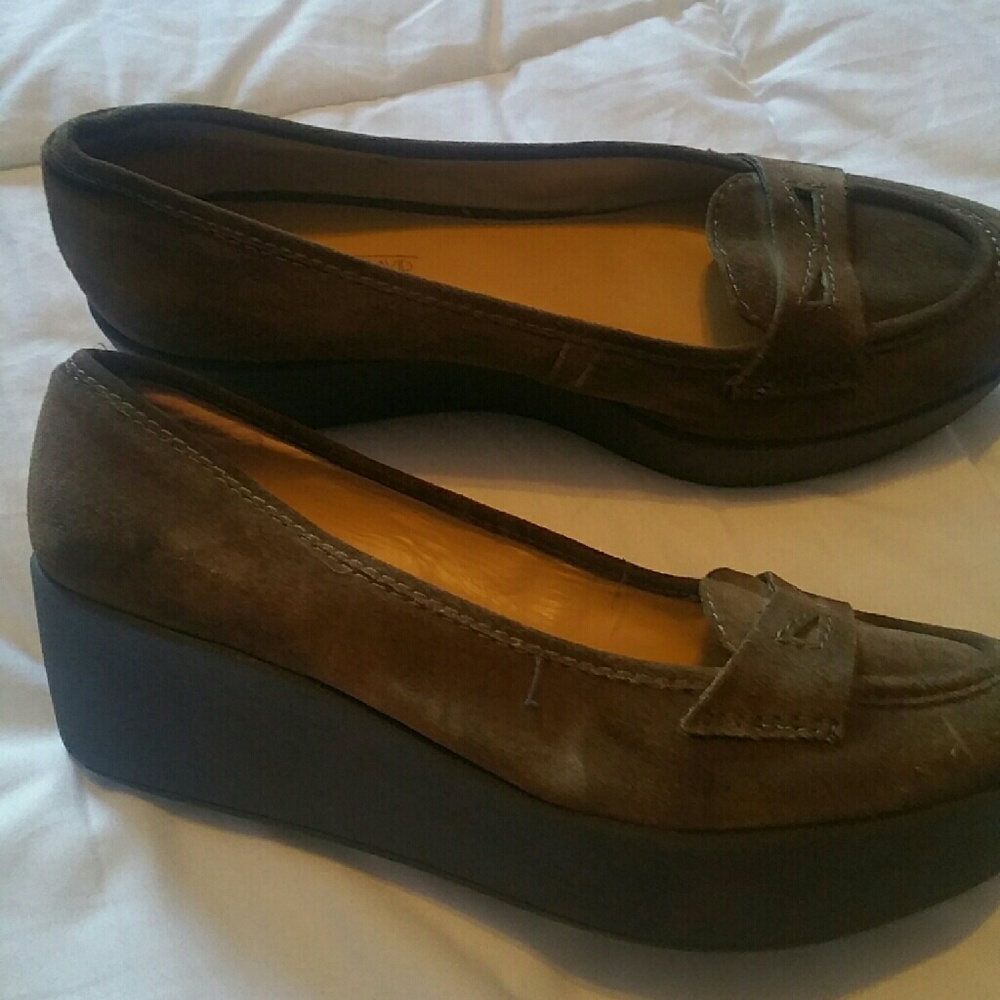 Women's  green suede platform dress/casual shoes