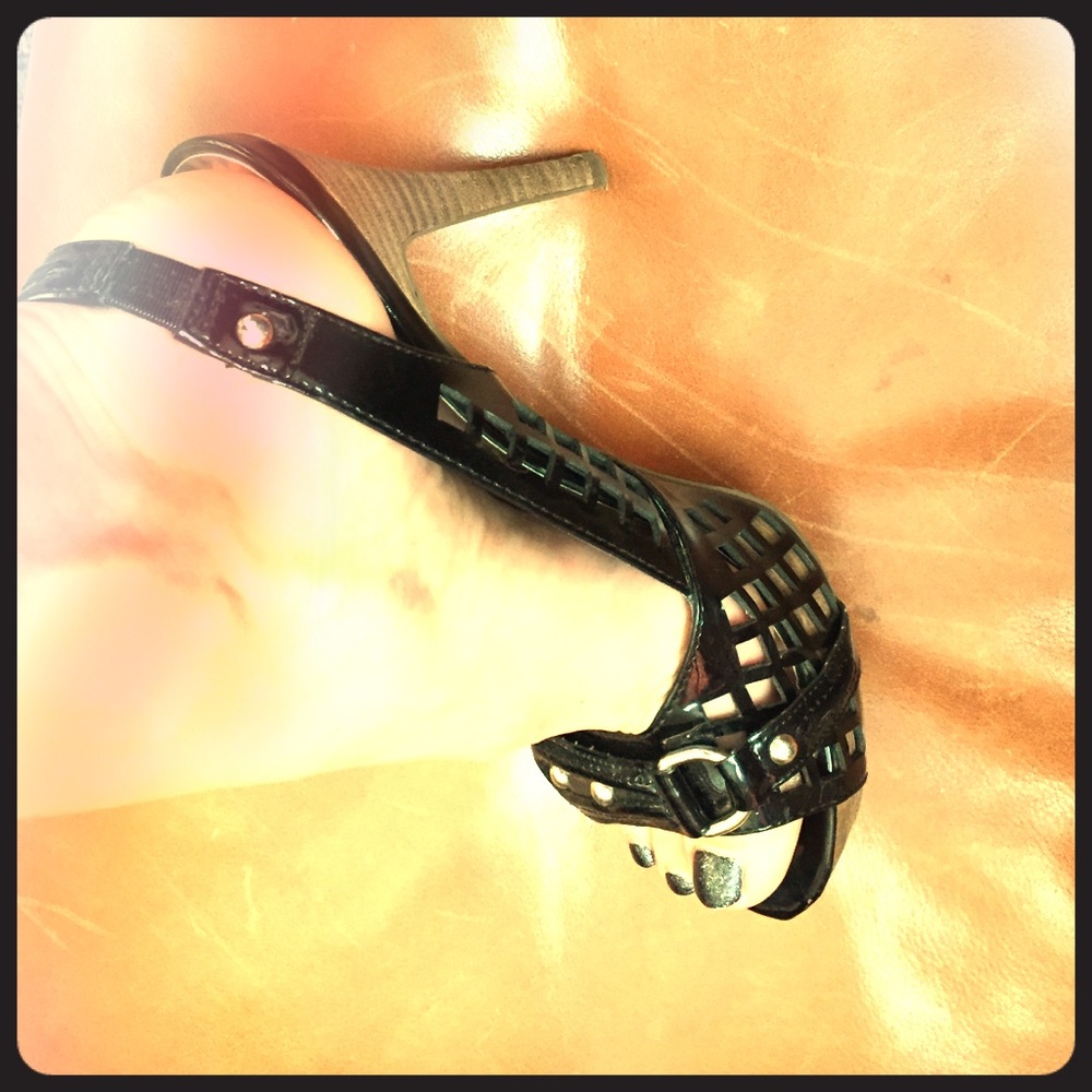 guess peep toe slingback platform pumps