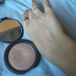 Beccas cosmetics shimmering skin perfector opal