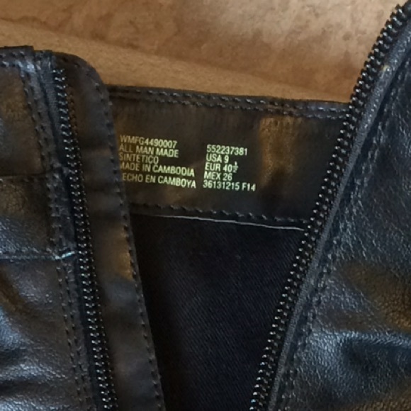 Black boots - Picture 4 of 4