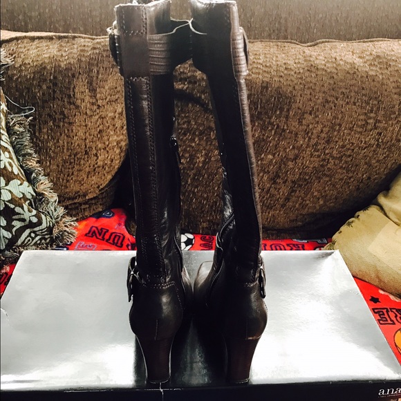 Shoes - Picture 3 of 4