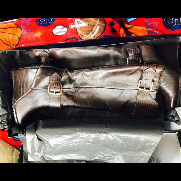 Shoes - Picture 4 of 4