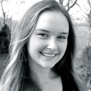 Meet your Posher, Larissa