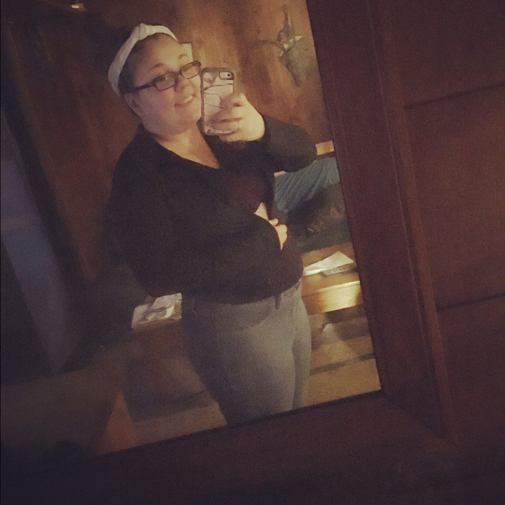 Meet your Posher, Kayla