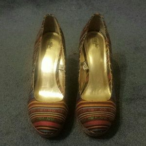 Multi-colored wedge heels