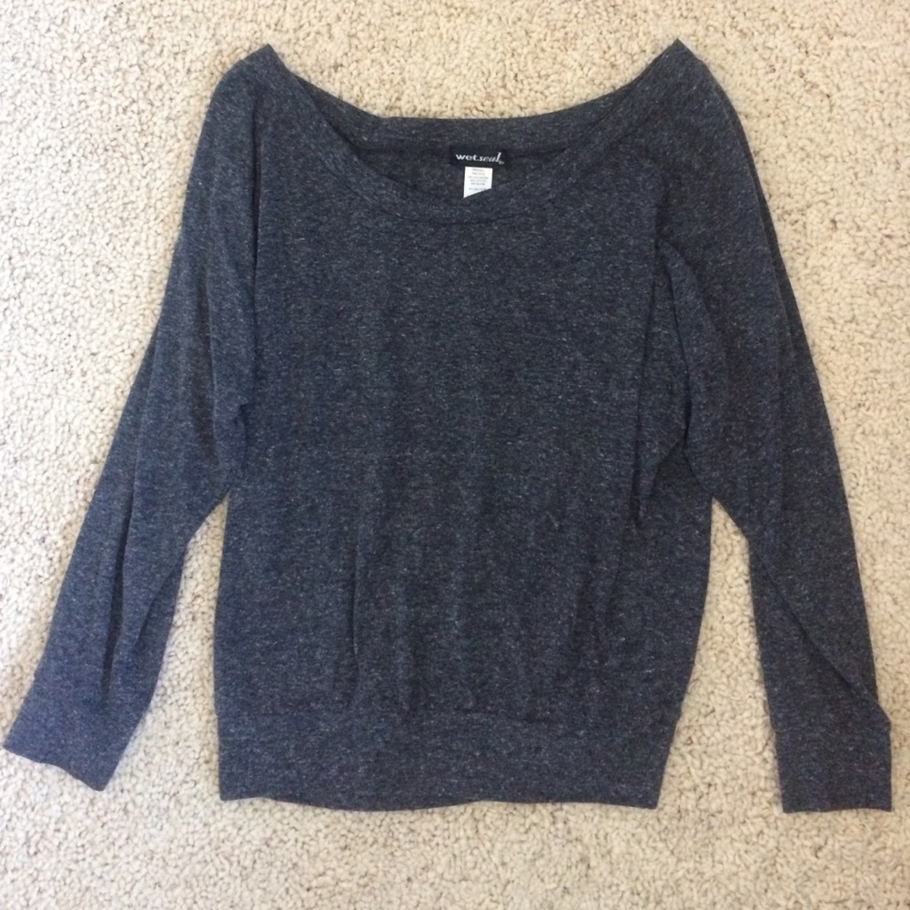 long sleeve heather grey shirt