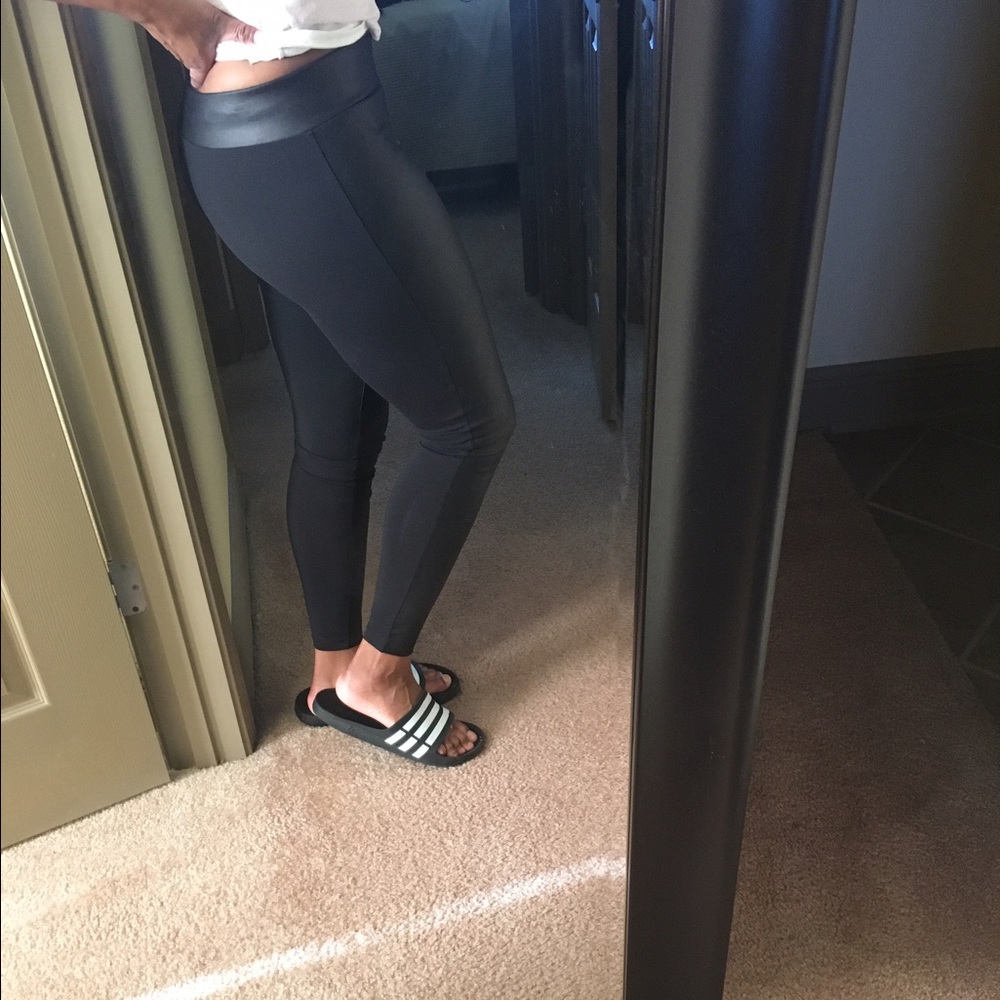 Contrast Leggings NWOT