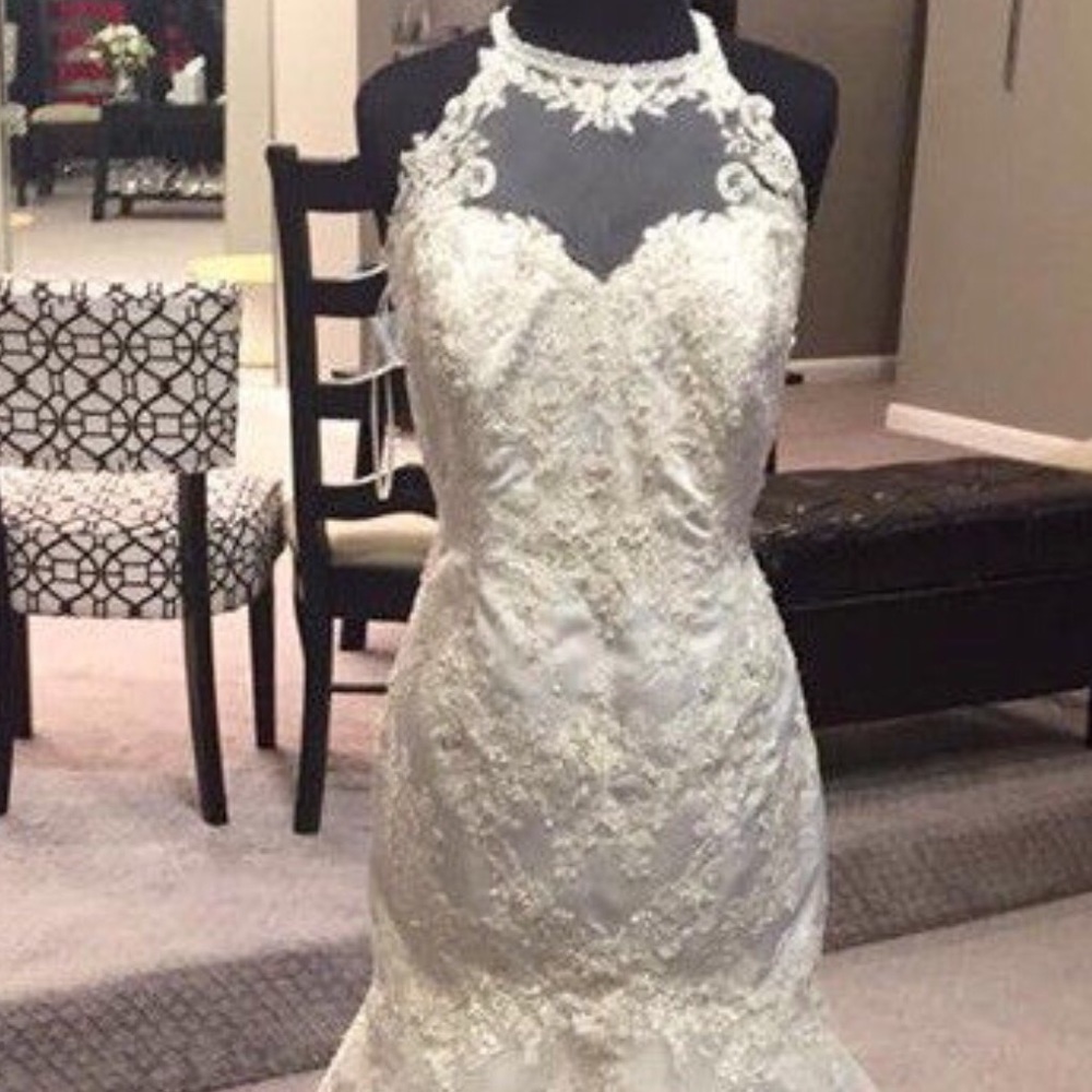 SOLD Carrafina ivory wedding dress