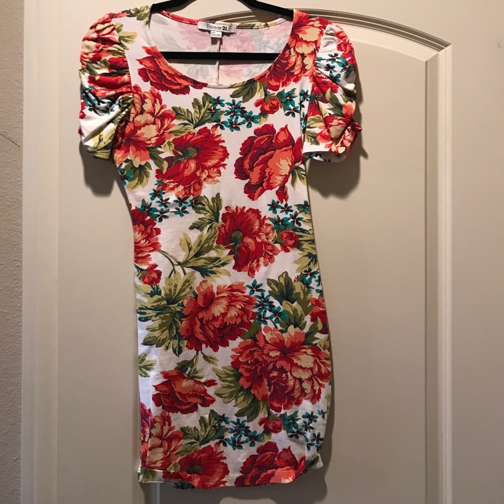 Floral fitted dress