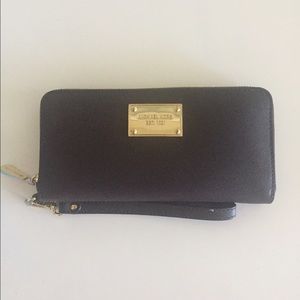 Michael Kors Jet Set Logo Continental Wallet